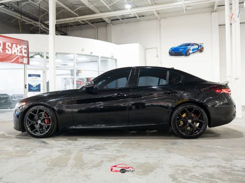 Used 2020 Alfa Romeo Giulia w/ Nero Edizione RWD image 4