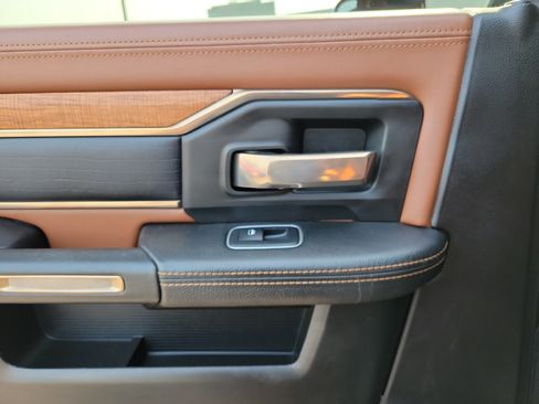 Used 2019 RAM 2500 Limited AWD/4WD image 12