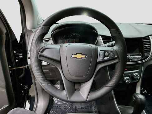 Used 2019 Chevrolet Trax LS AWD/4WD image 13