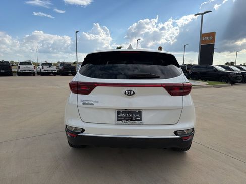 Used 2022 Kia Sportage LX w/ LX FWD Value Edition Package image 4