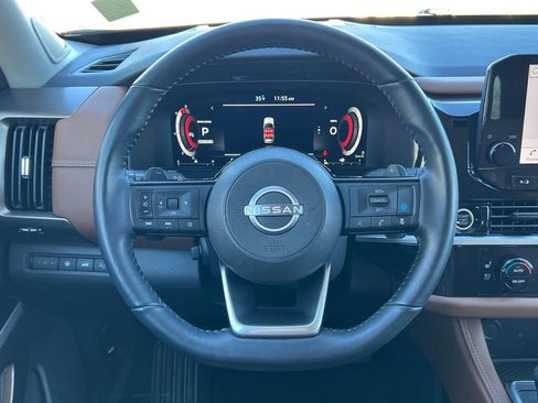 Used 2023 Nissan Pathfinder Platinum w/ Black Appearance Package image 20