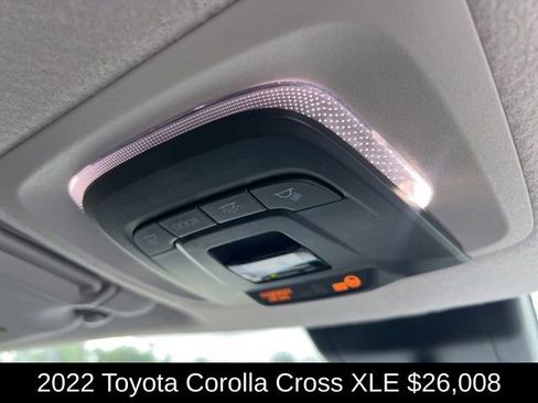 Used 2022 Toyota Corolla Cross XLE image 22