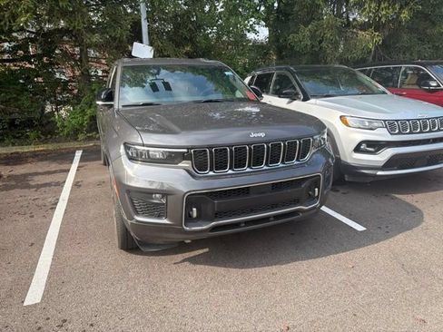 Used 2025 Jeep Grand Cherokee L Overland w/ Trailer Tow Package AWD/4WD image 2