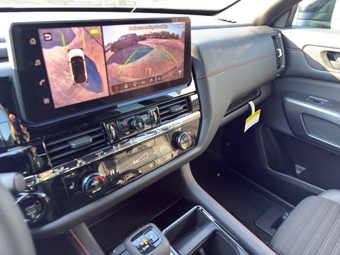 New 2026 Nissan Pathfinder Rock Creek AWD/4WD image 21