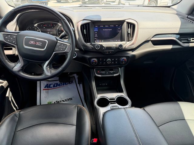 Used 2022 GMC Terrain AT4 w/ Tech Package AWD/4WD image 10