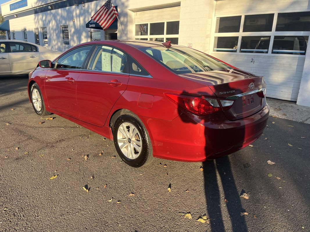 Used 2012 Hyundai Sonata GLS w/ Popular Equipment Pkg FWD image 2