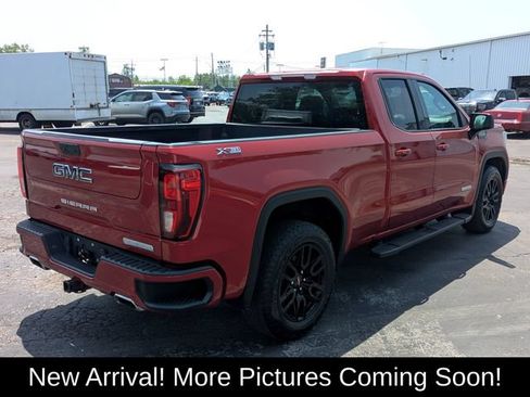 Used 2021 GMC Sierra 1500 Elevation w/ LPO, Elevation Black Package AWD/4WD image 4