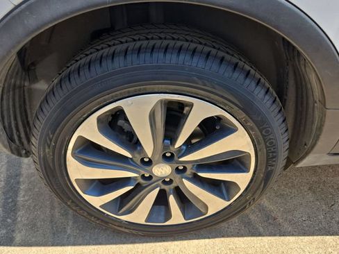 Used 2022 Buick Encore Preferred w/ Safety Package FWD image 4