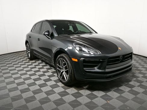 Certified 2025 Porsche Macan image 27
