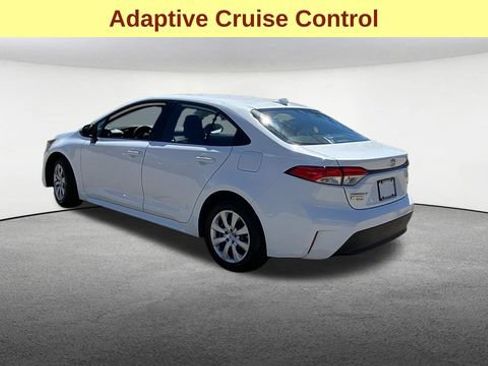 Used 2025 Toyota Corolla LE FWD image 6