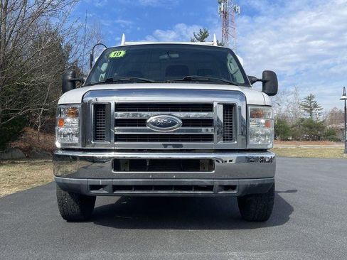 Used 2010 Ford E-350 and Econoline 350 Super Duty RWD image 2