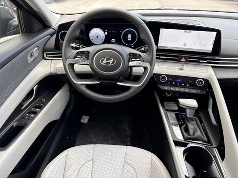 New 2026 Hyundai Elantra Limited FWD image 14