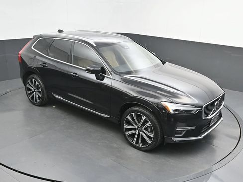 Certified 2023 Volvo XC60 B5 Ultimate w/ Climate Package AWD/4WD image 28
