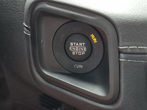 Used 2024 Jeep Gladiator Mojave w/ Safety Group AWD/4WD image 27