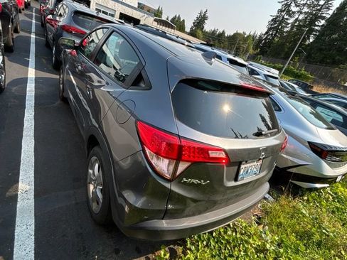 Used 2017 Honda HR-V LX image 7