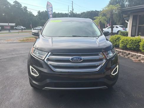 Used 2018 Ford Edge Titanium w/ Equipment Group 301A FWD image 2