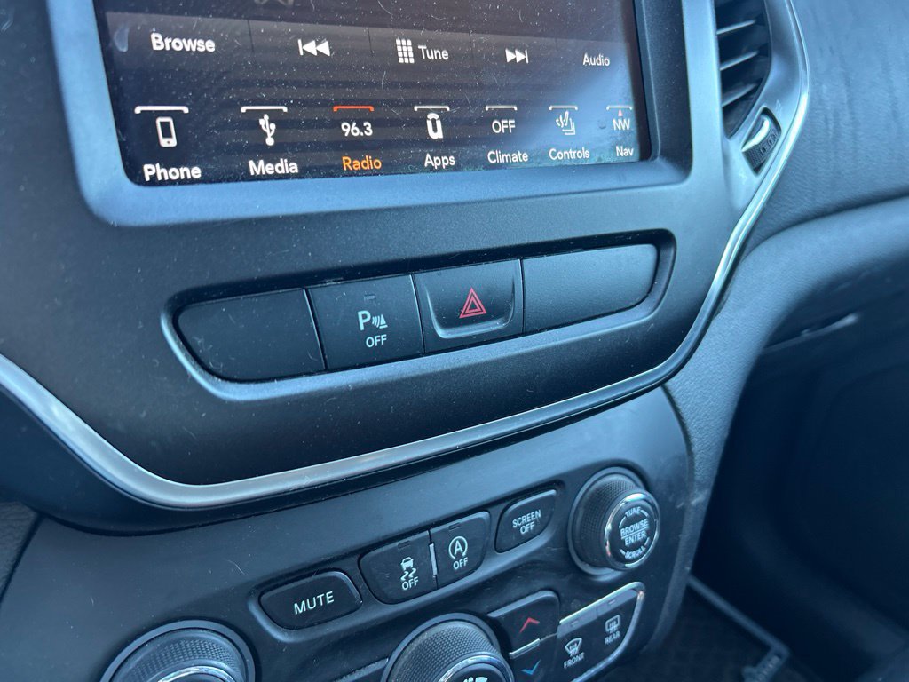 Certified 2019 Jeep Cherokee Trailhawk AWD/4WD image 13