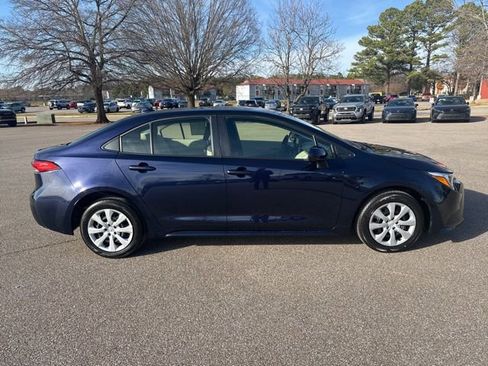 Used 2025 Toyota Corolla LE image 6