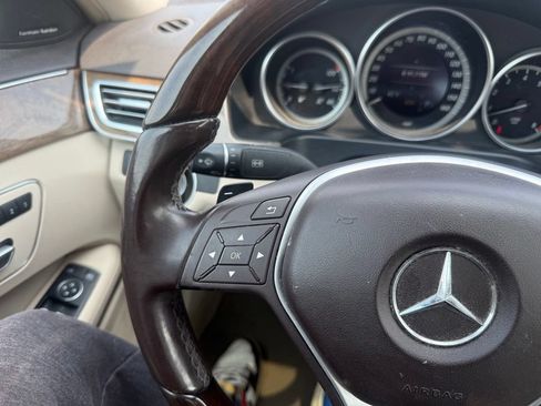 Used 2014 Mercedes-Benz E 350 4MATIC Sedan image 18
