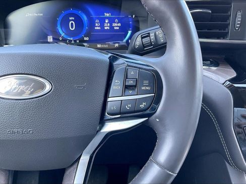 Used 2022 Ford Explorer Platinum w/ Equipment Group 601A image 20