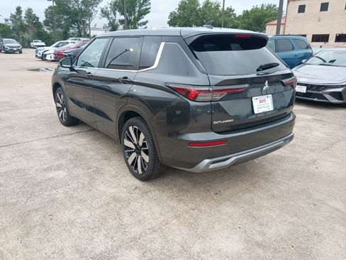 Used 2025 Mitsubishi Outlander SE AWD/4WD image 8