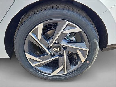 New 2026 Hyundai Elantra Limited image 10