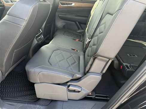 New 2026 Volkswagen Atlas SE image 23