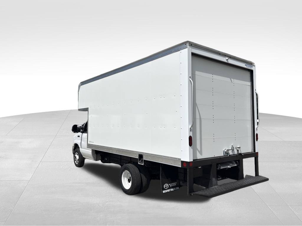 New 2027 Ford E-450 and Econoline 450 Super Duty w/ Power Equipment Group RWD image 3