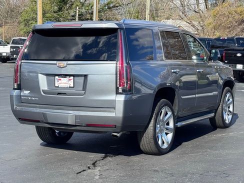Used 2019 Cadillac Escalade Luxury image 17