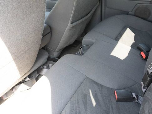 Used 2005 Chevrolet Colorado LS RWD image 18