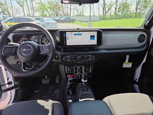 Used 2026 Jeep Wrangler Unlimited Sport AWD/4WD image 6