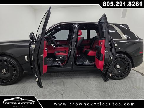 Used 2022 Rolls-Royce Cullinan w/ Interior Detailing Package AWD/4WD image 28