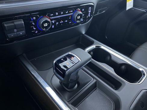 New 2026 Chevrolet Silverado 1500 High Country AWD/4WD image 8