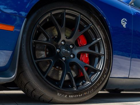 Used 2019 Dodge Challenger SRT Hellcat w/ Laguna Leather Package RWD image 6