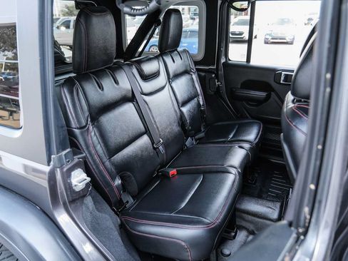 Used 2021 Jeep Wrangler Unlimited Rubicon AWD/4WD image 33