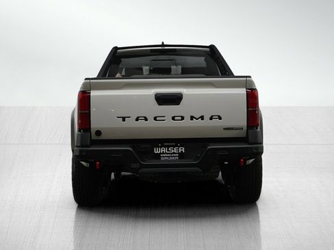 Used 2025 Toyota Tacoma 4x4 Double Cab Hybrid image 4