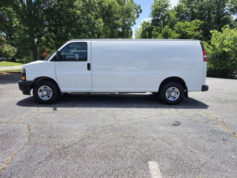 Used 2020 Chevrolet Express 3500 Extended w/ Driver Convenience Package RWD image 14