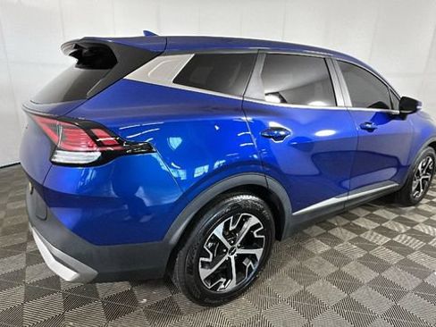 Used 2023 Kia Sportage EX FWD image 2