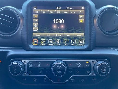 Used 2023 Jeep Wrangler Unlimited Sport AWD/4WD image 18