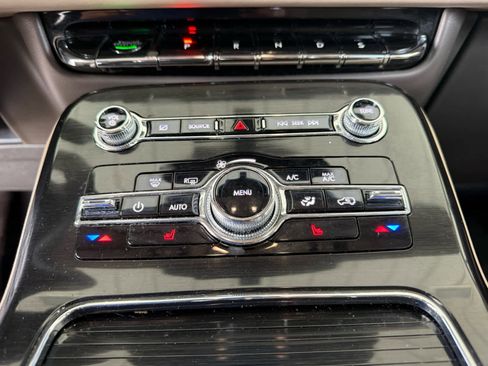 Used 2022 Lincoln Nautilus FWD image 14