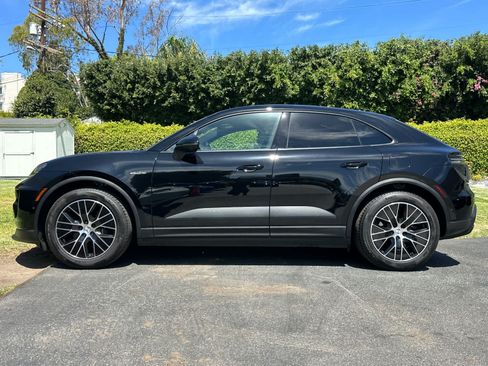 Certified 2025 Porsche Macan Electric RWD image 2