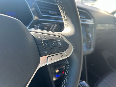 Used 2022 Volkswagen Tiguan SE image 22