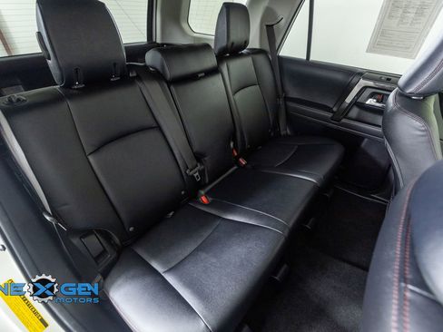 Used 2023 Toyota 4Runner TRD Off-Road Premium w/ Moonroof Package AWD/4WD image 37