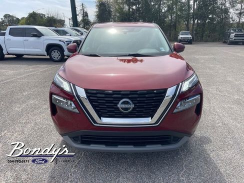 Used 2023 Nissan Rogue SV image 2