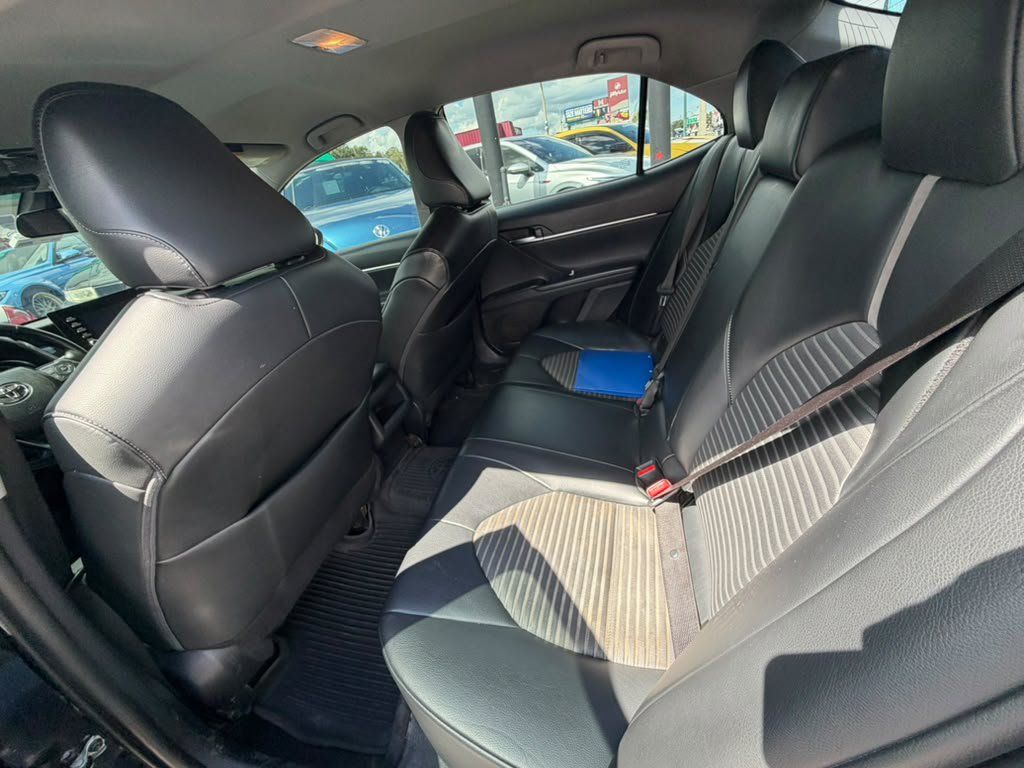 Used 2022 Toyota Camry SE FWD image 7