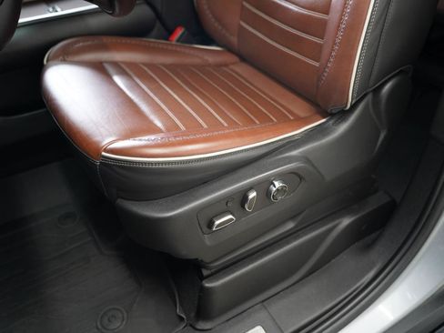 Used 2023 GMC Yukon XL Denali Ultimate AWD/4WD image 27