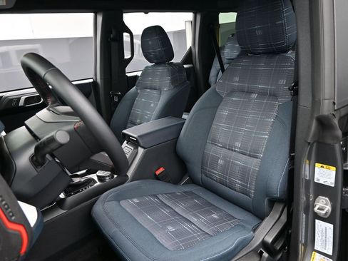New 2025 Ford Bronco Heritage Edition AWD/4WD image 17