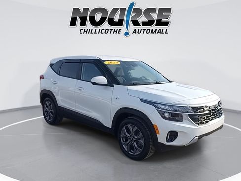 Used 2024 Kia Seltos LX image 2