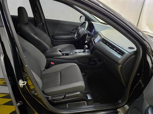 Used 2019 Honda HR-V Sport image 11