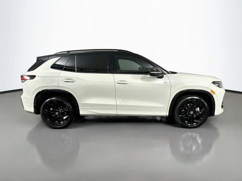 Used 2025 Volkswagen Tiguan SE R-Line AWD/4WD image 4